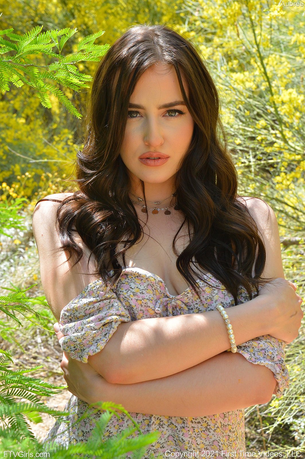 Aubree In Desert Bloom - Photo 00