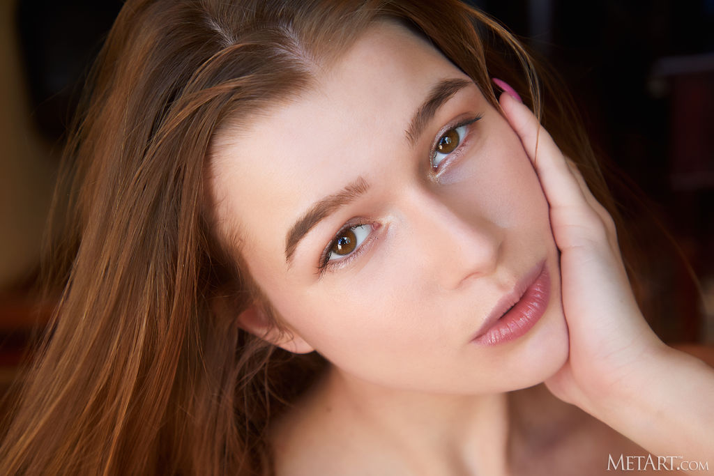 Olivia Sparkle Sultry Beauty Smiles Flirtatiously - Photo 13