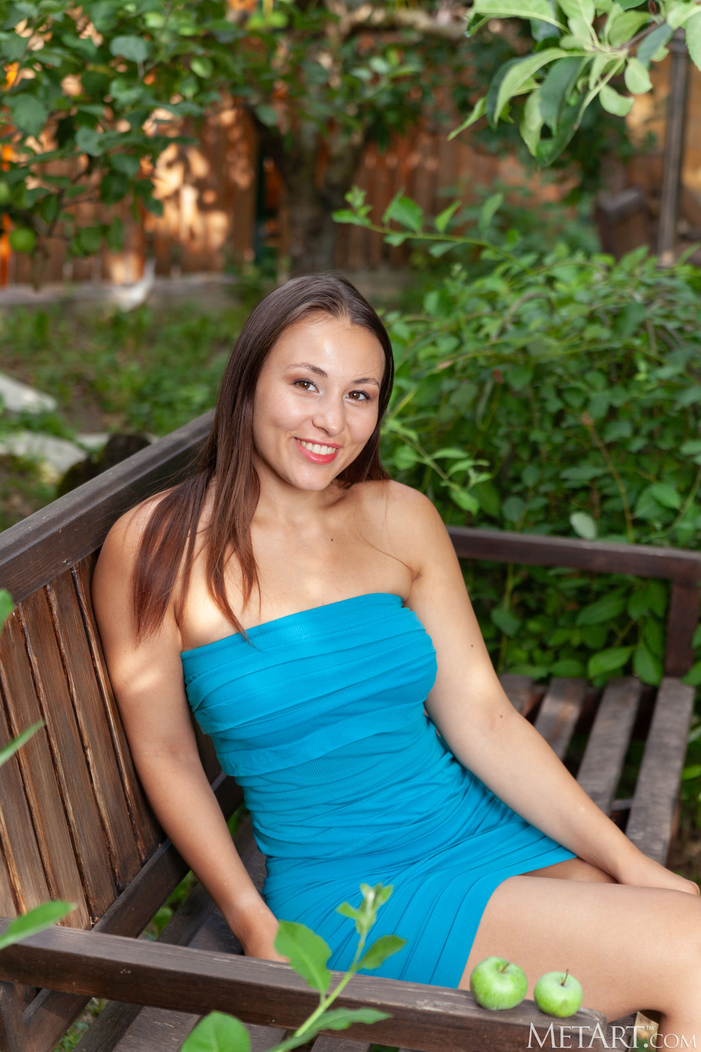 Sumiko Showcases Her Gorgeous Body In A Delightfully Arousing Garden Set - Photo 00