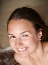Bellaria Delightful Smile Captivates In Stunning Closeups Highlighting Her Charms And Allure - Photo 20