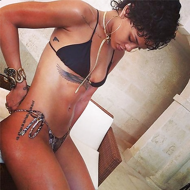 Naked Rihanna