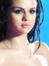 Selena Gomez Bikini Pictures