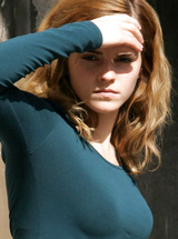 Young Glamorous Star Emma Watson caught pantyless!