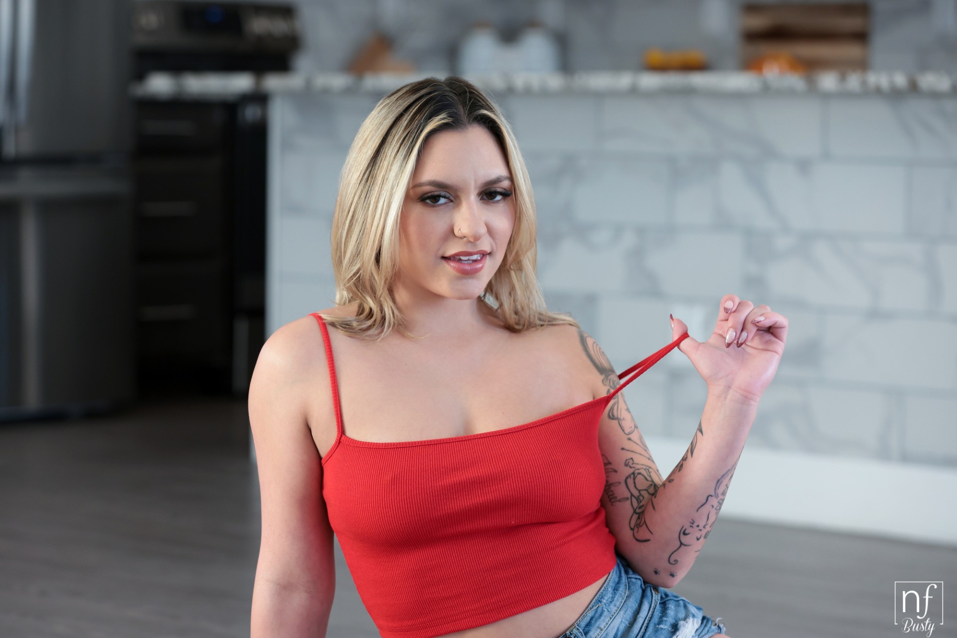 Gypsy Rose Seduces Quinton With A Full Body Massage That Turns Passionate And Ends In A Squirt Fest - Photo 02