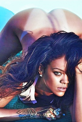 Rihanna 100% NUDE!
