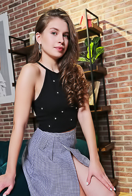 Aristeia Shows Her Lovely Breasts And Curvy Bubble Butt