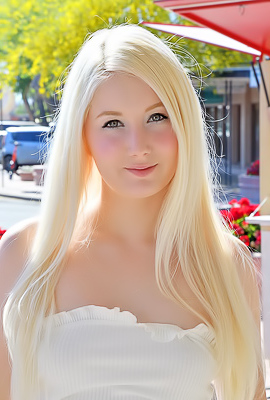 Vera FTV Playful Vera FTV performs an outdoor solo show