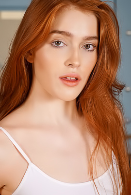 Jia Lissa Brunette chick orgasms on a chair