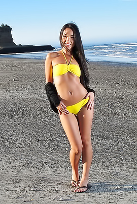 asian Miko Sinz outdoor nude modeling