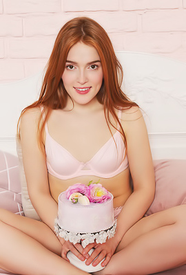 Jia Lissa Getting Naked And Shows Succulent Pink Pussy