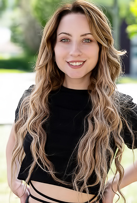 Aleida With Pussy Pouting Open Alluringly