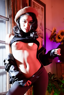 Avery Black Shows Her Beautiful BodyLive Feet Porn