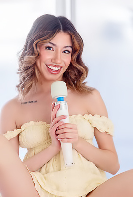 Cumming Girl Camila Cream