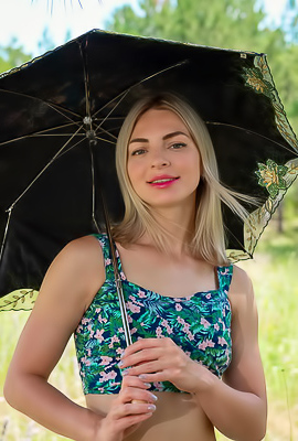 Roxy Offering A Teasing Glimpse Of Her Luscious Booty In Bun-hugging Lace Panties