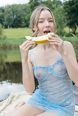 Mirka Playful Beauty Is Naked