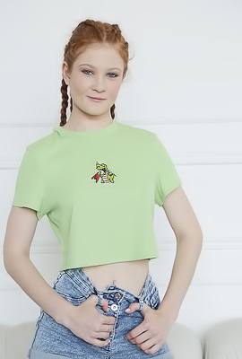 Foxy Sofilie Erotic Message In Her Sexy Blue Eyes Is Unmistakeable