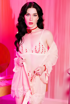 Evelyn Claire Sexy Naked Chick In Hot Lingerie