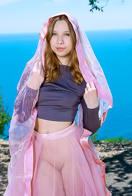 Estella Curvy Hips And Flawless Booty