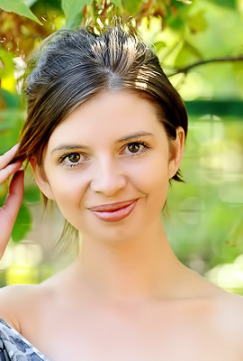 Simona Enjoying To Show Her Naked Body