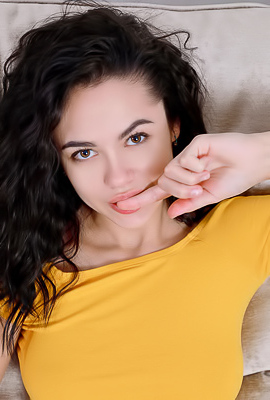 Dzhili Shows Enticing Rear View Of Her Perfect Ass