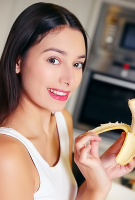 Shelena Shares Every Mouthwatering Detail Of Her Gorgeous Body