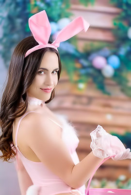 Easter Bunny Daisy Phoenix