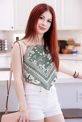 So Hot Redhead Beauty Poppy Applegate