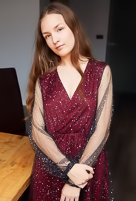 Bellaria Alluring Pussy Spread And Natural Beauty In An Artistic Set