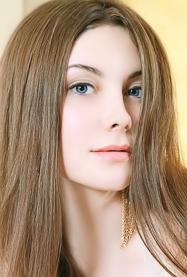 Marta Es Silken Lips Part For Her Shaved Curves In Stilettos