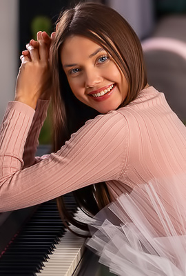 Teen Georgia Stirrs Lust As She Rides The Vanity Chair