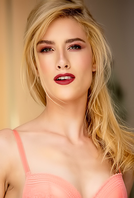 Mazzy Grace Knows Youre Looking And Loves It